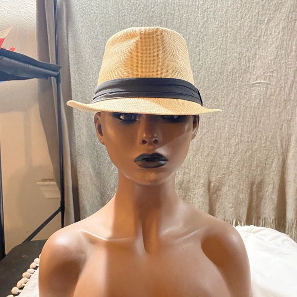 Stylish Tan Fedora with Black Band - Picture 2 of 12